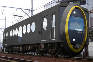観光列車「ひえい」初期デザイン案 (黒)