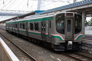 E721系カラー(ピンク帯)