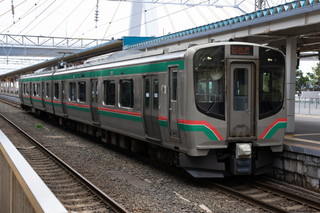 E721系カラー(赤帯)