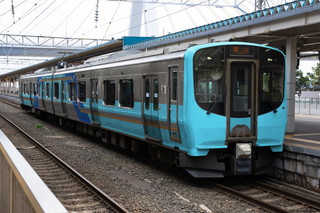 IRいしかわ鉄道カラー(黄土色帯)