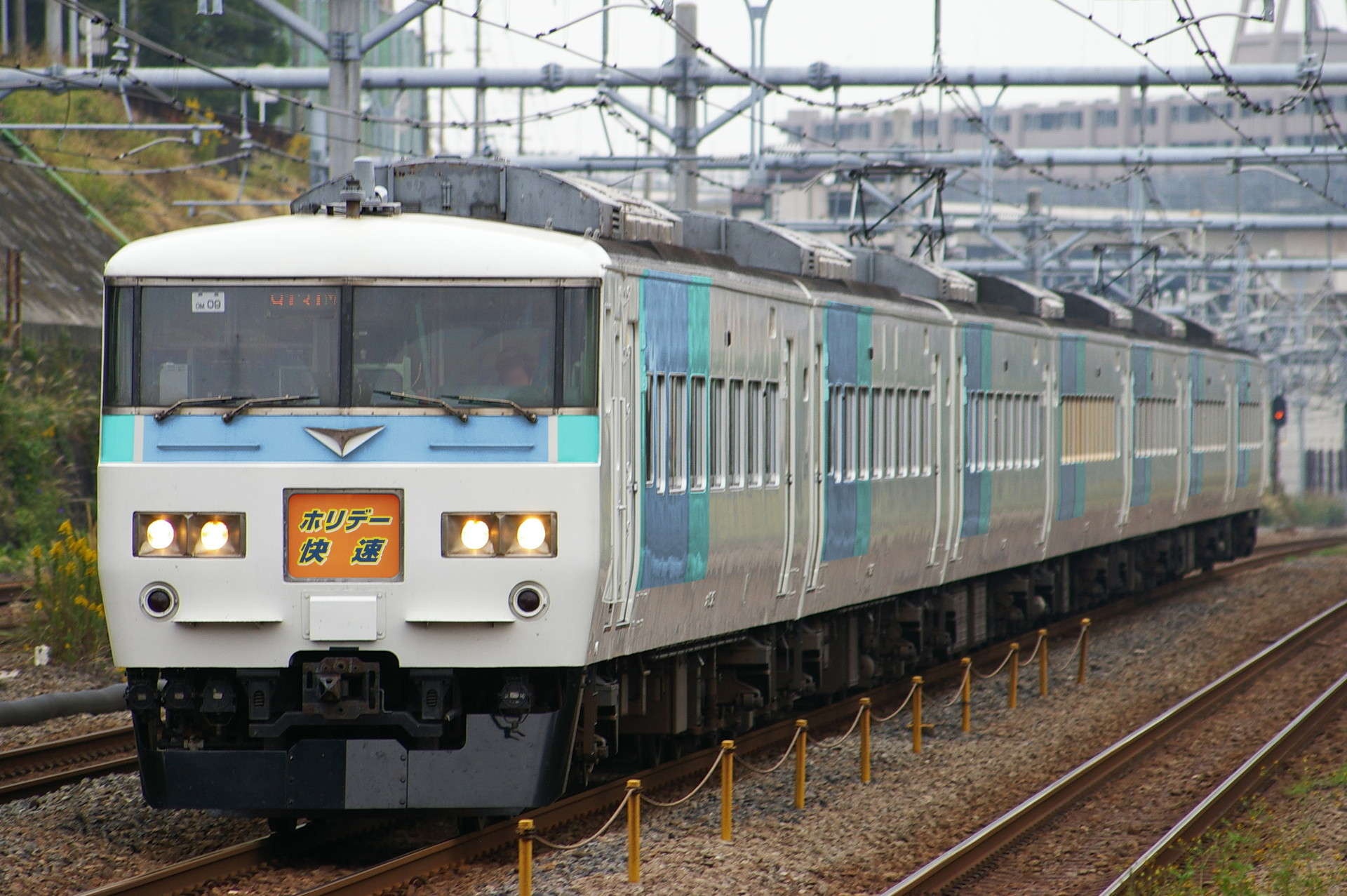185系のウソ電(長野色)